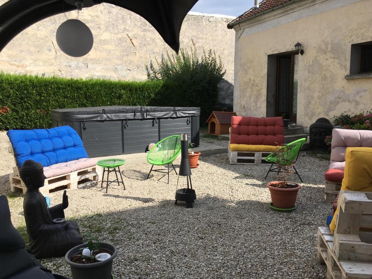 L Auberge Du Lion D Or Nanteuil-sur-Marne Luaran gambar