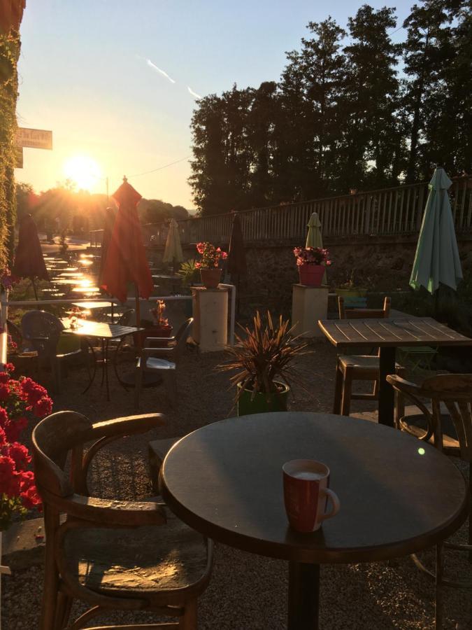 L Auberge Du Lion D Or Nanteuil-sur-Marne Luaran gambar